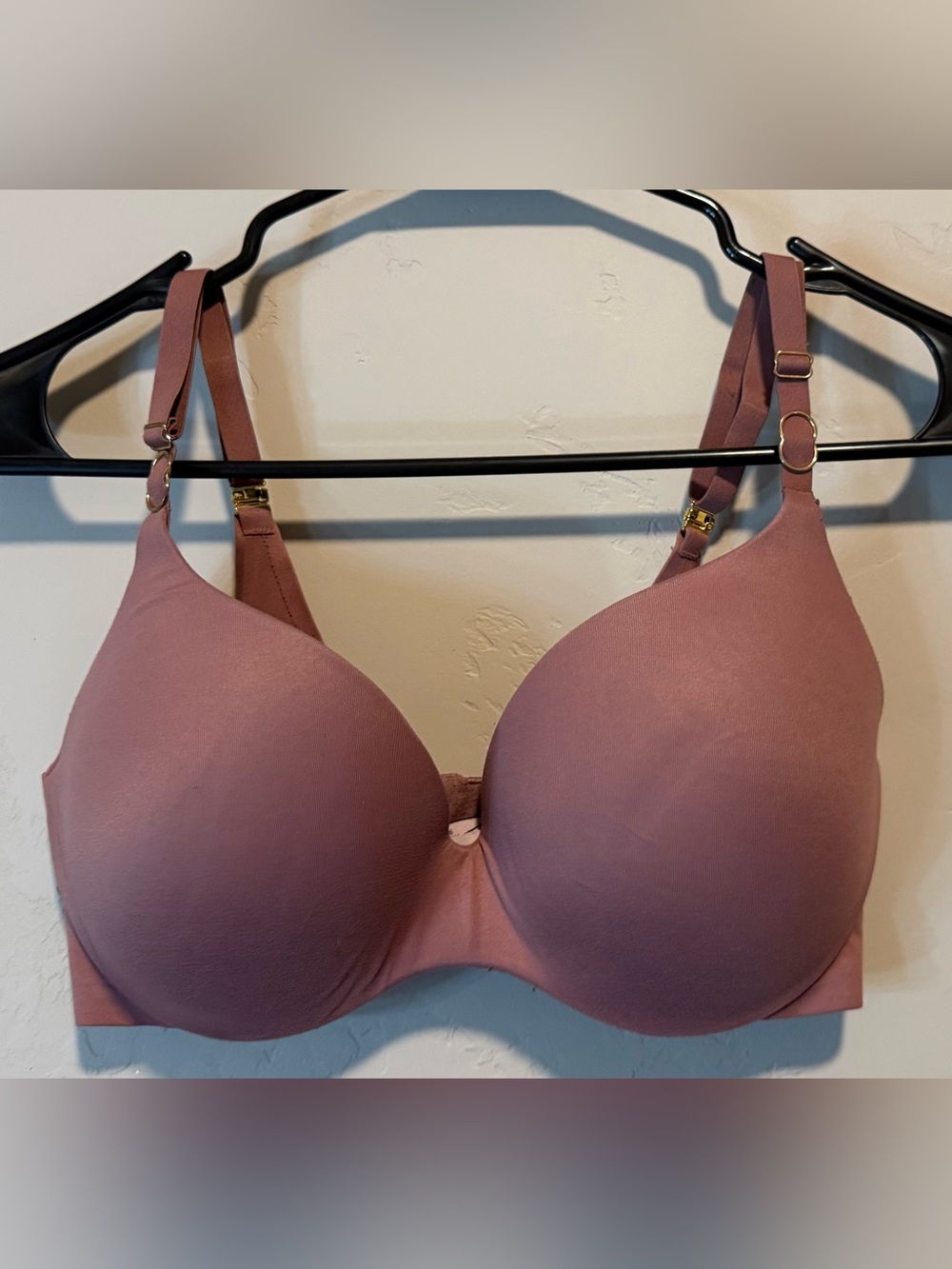 Victoria's Secret Mauve Molded T-Shirt Bra with Gold Hardware